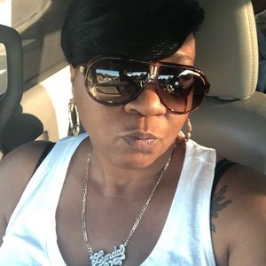 Meet your Posher, Lynda